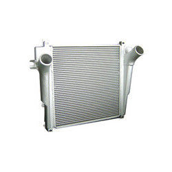 Mobil Charge Air Cooler bersirip Tabung Heat Exchanger / Bar dan Lempeng Struktur Aluminium